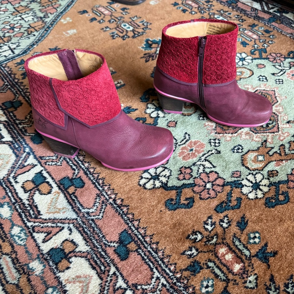 Beautiful Fluevog Hopefuls Esperanza red ankle boots W7.5 - Picture 3 of 9